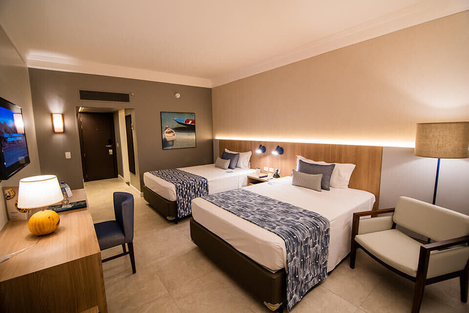 hotel_deville_salvador-premium_2_camas_4.jpg