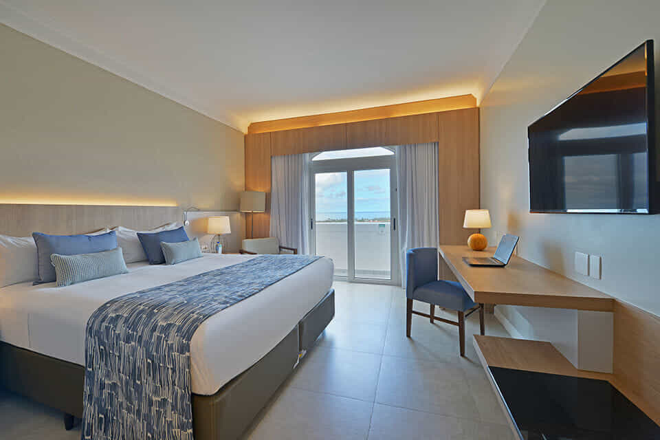 hotel_deville_salvador-premium_1_cama_2.jpg