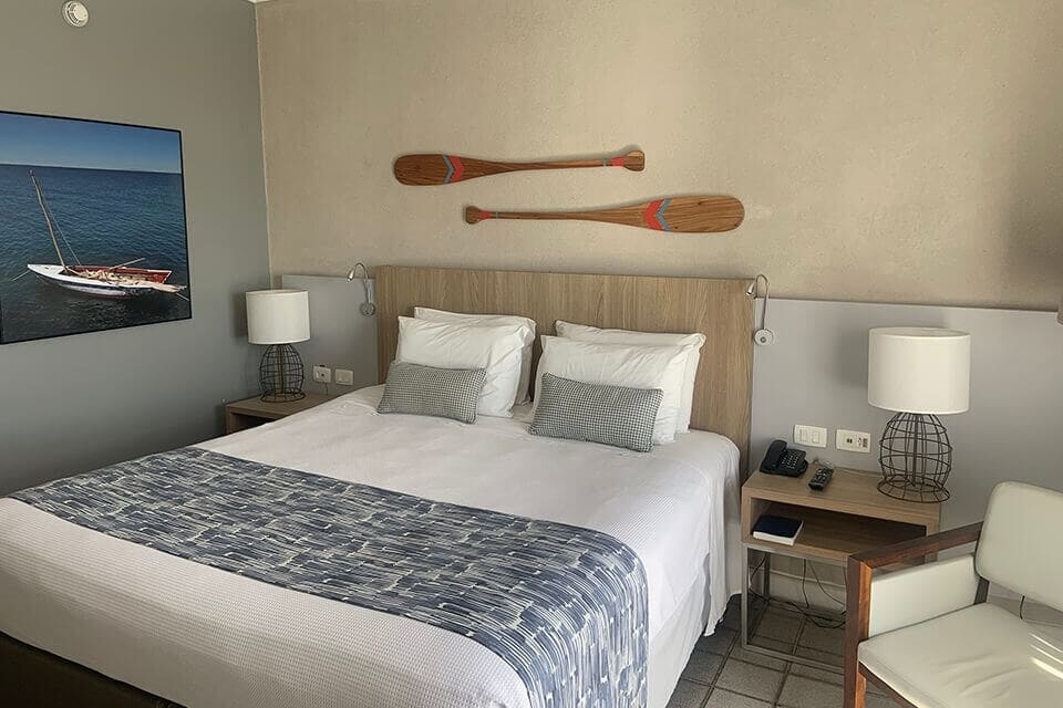 hotel_deville_salvador-premium_1_cama_1.jpg