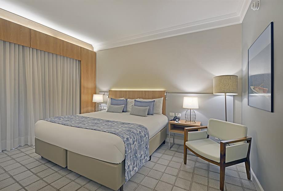 hotel_deville_salvador-luxo_sup_1_cama_1.jpg