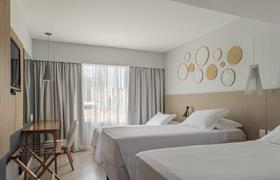 SUPERIOR TWIN COM CAMA EXTRA do Praiano Hotel