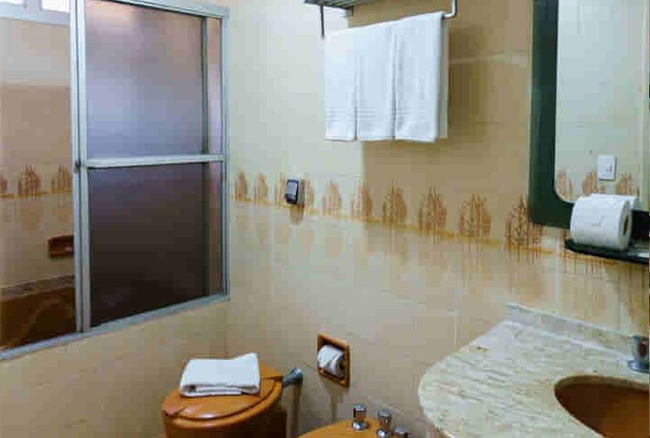 banheiro antigo pan.jpg