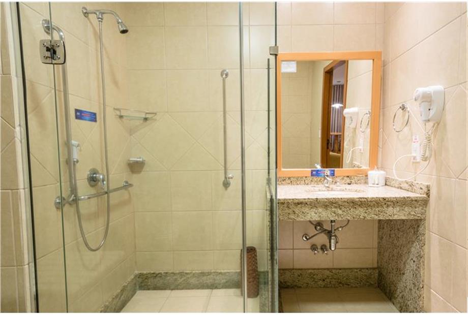 BANHEIRO COM ACESSIBILIDADE