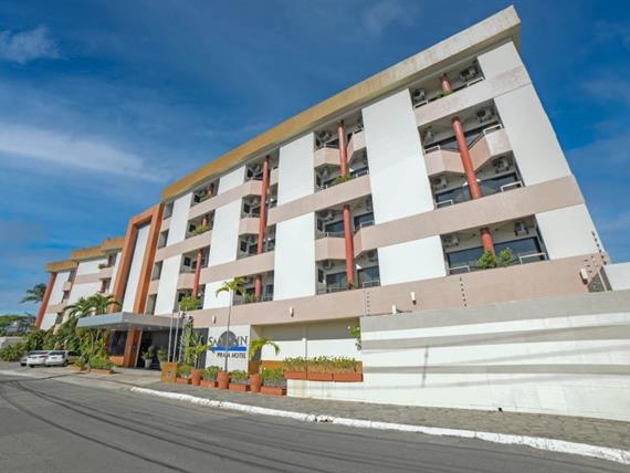 02 - frente hotel.jpg