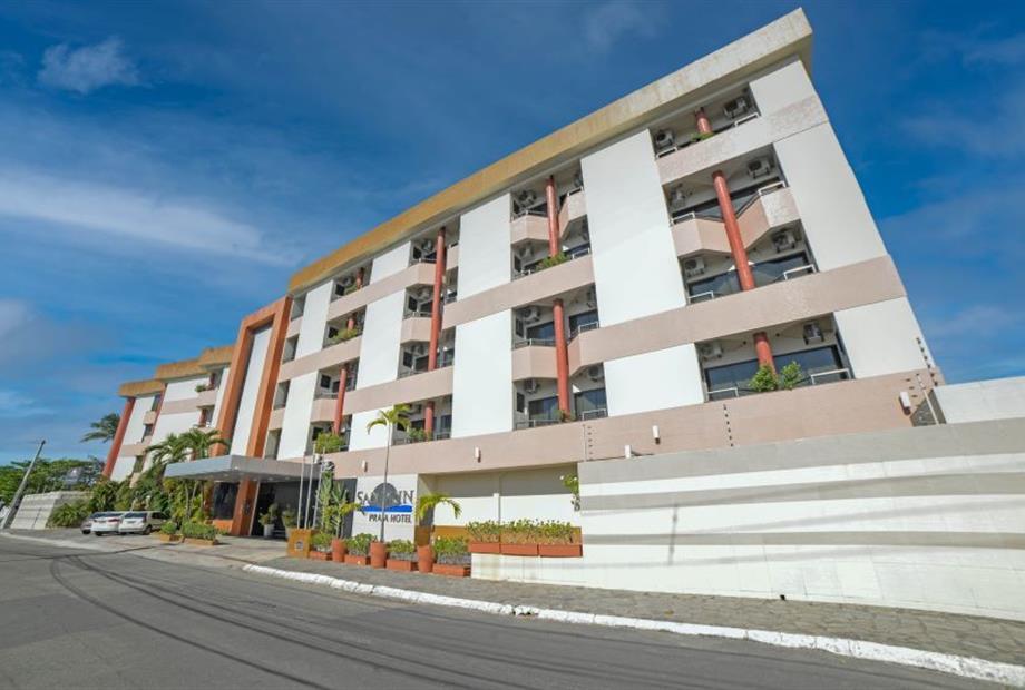 02 - frente hotel.jpg