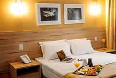 Premium Casal - 1 Cama King e 1 Sofá Cama