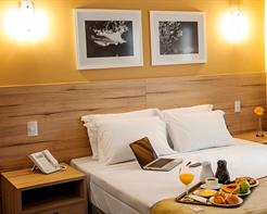 Premium Casal - 1 Cama King e 1 Sofá Cama