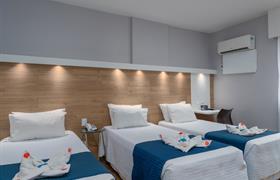 Premium Triplo Twin (sem vista mar) do Hotel Costamar Ponta Verde