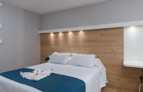 Premium Cama Casal (sem vista do mar) do Hotel Costamar Ponta Verde
