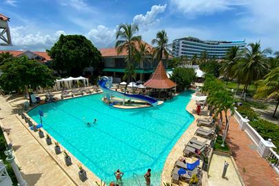 pisicina tobogan hotel americas 2.jpg