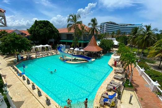 pisicina tobogan hotel americas 2.jpg