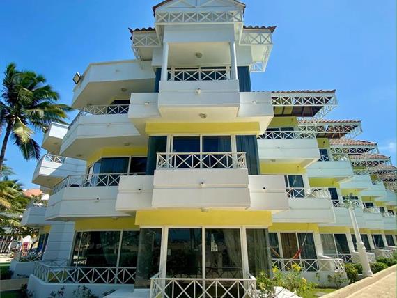 casadeplaya hotelamericas.jpg