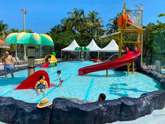 parque acuatico hotel americas1.jpg
