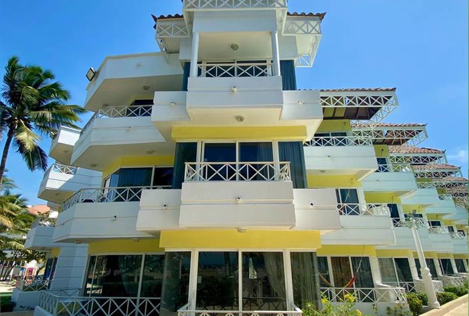 casadeplaya hotelamericas.jpg