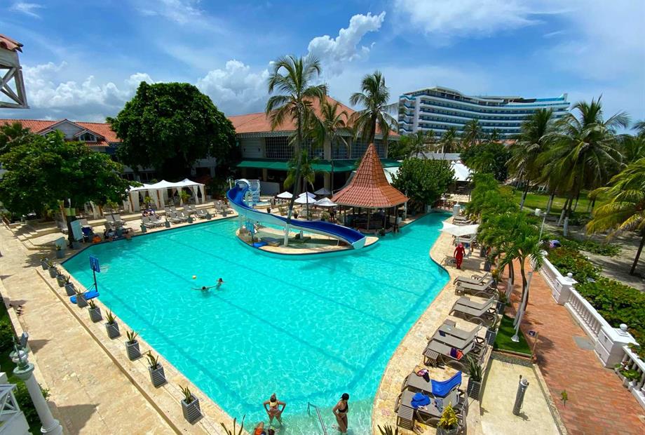 pisicina tobogan hotel americas 2.jpg