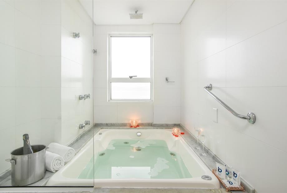 banheiro master (2).jpg