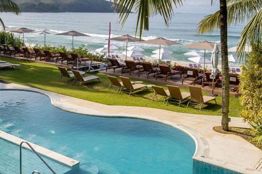 piscina 5 omnibees.jpg