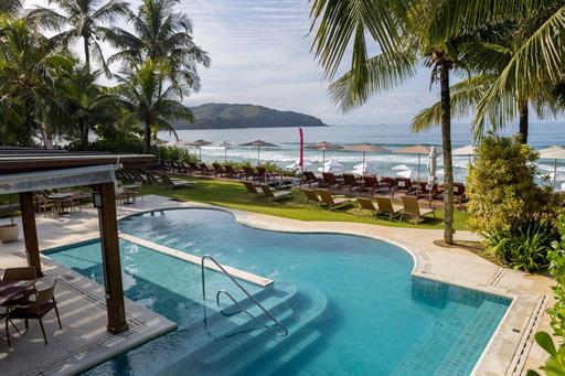 piscina 4 omnibees.jpg