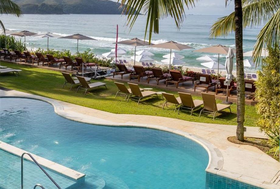 piscina 5 omnibees.jpg