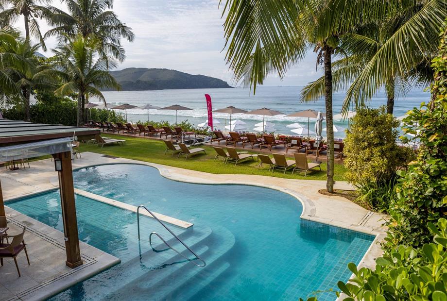 piscina 1 omnibees.jpg