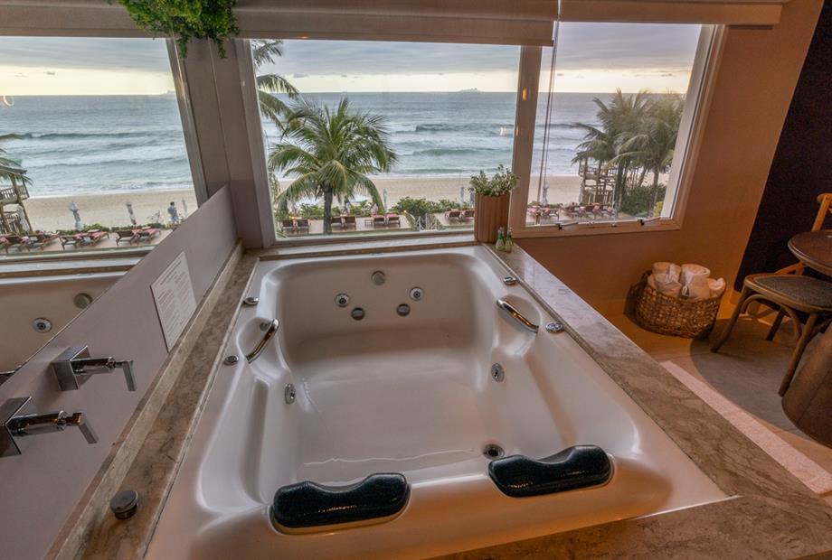 banheira hidromassagem.jpg