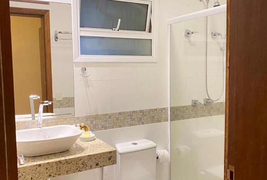 luxo térreo banheiro.jpeg