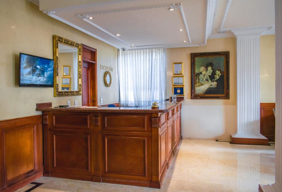 FRONT DESK.JPG