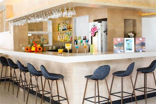 BAR RESTAURANTE 1.jpg