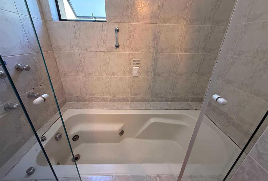 banheira suite master.jpg