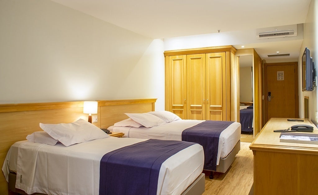 QUARTO_02_VERSO_SITE_MB.jpg