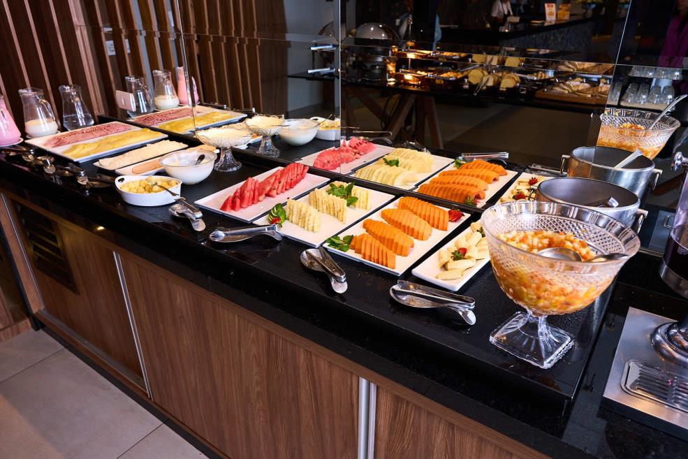 café da manha buffet frios.jpg