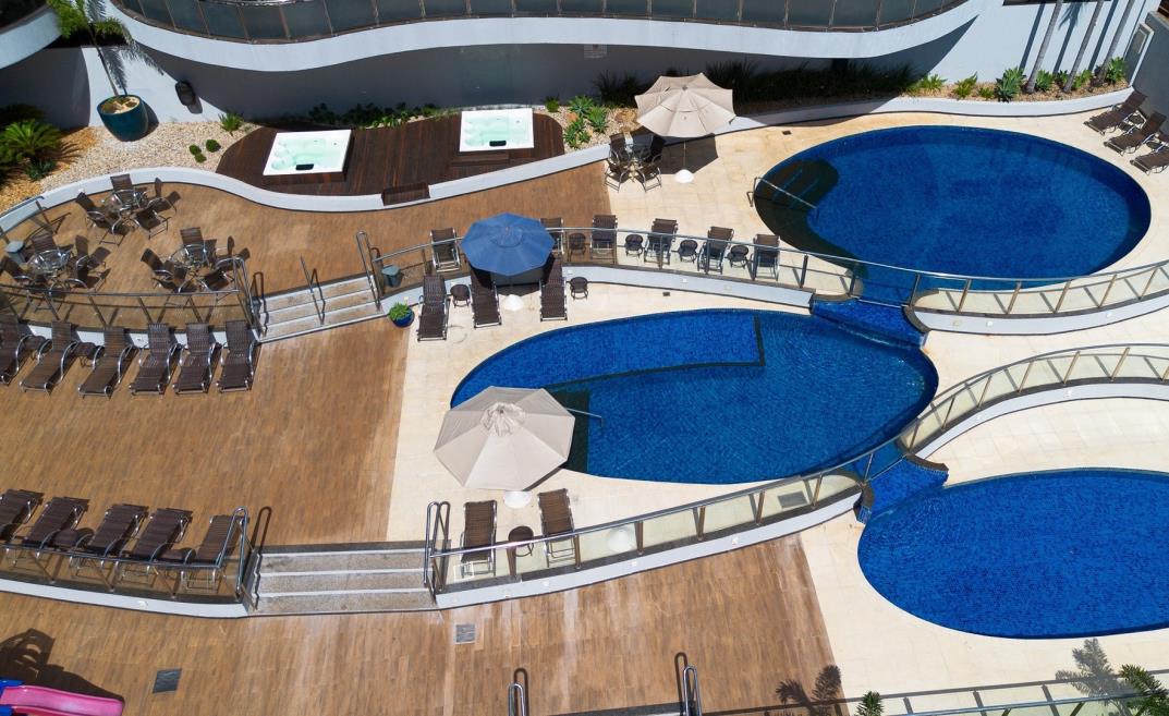 piscina sem obra 1.jpg