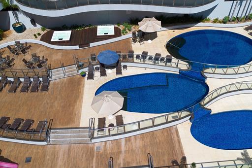 piscina sem obra 1.jpg