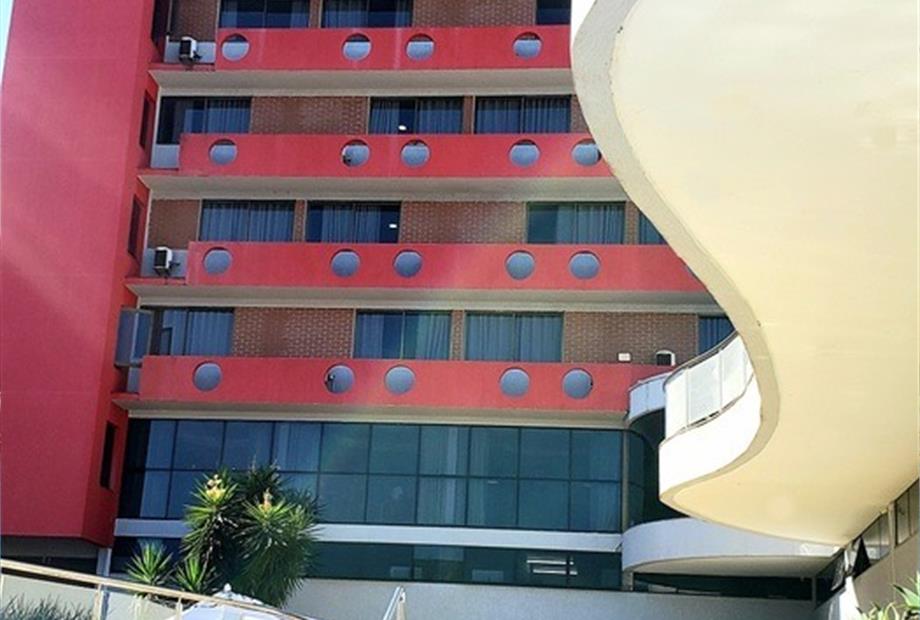 foto nova piscina capa booking.jpg