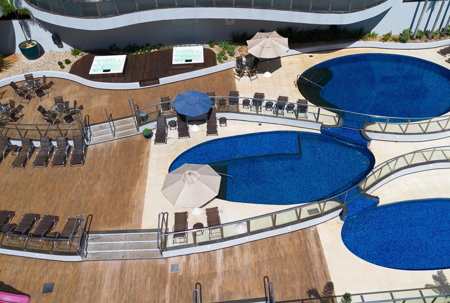 piscina sem obra 1.jpg