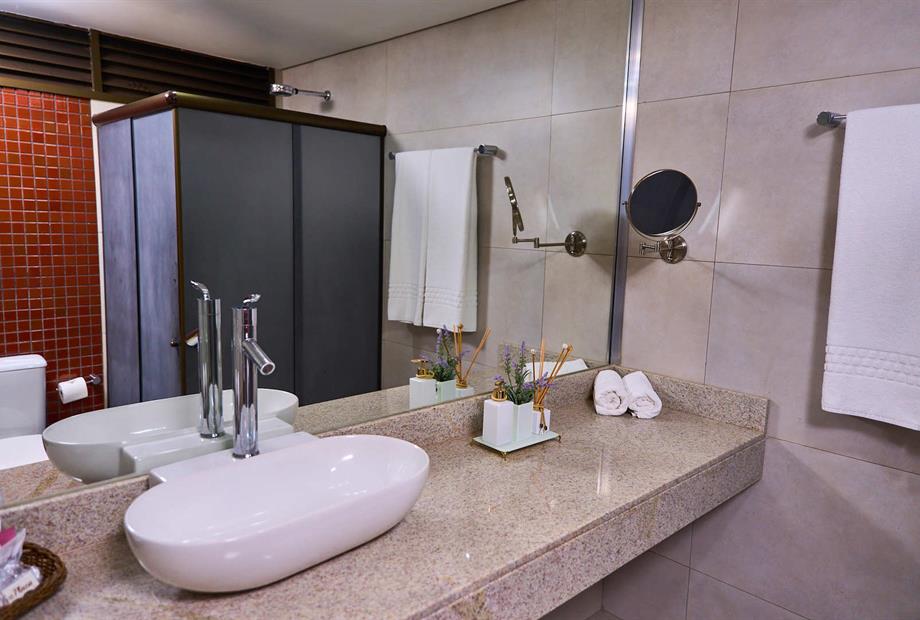 banheiro master(1).jpg