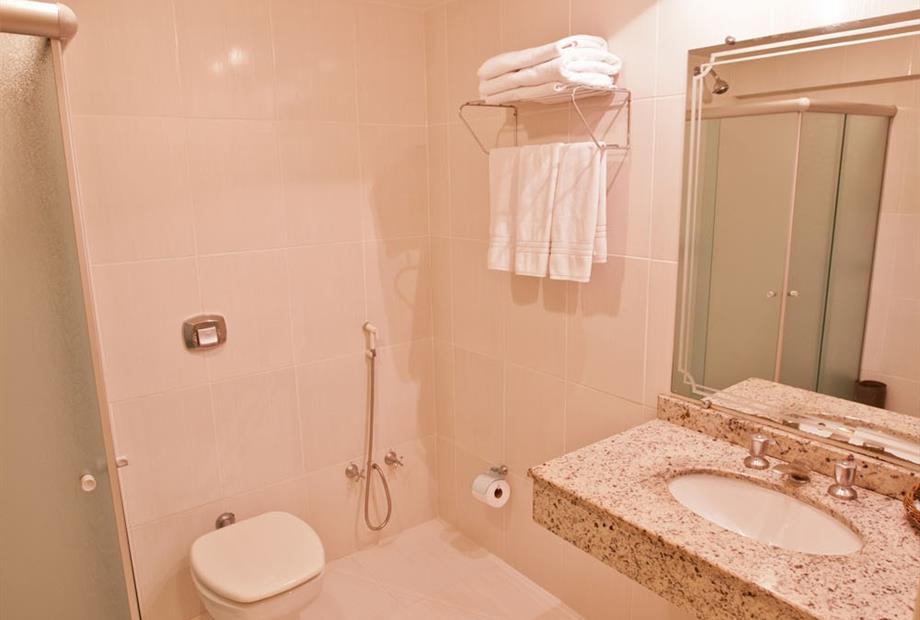 apto. luxo - banheiro.jpg