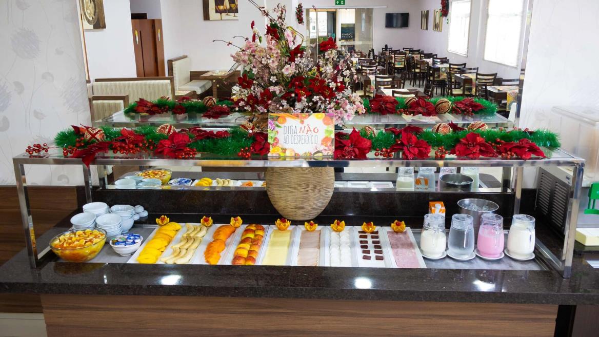cafe-da-manha-hotel-pietro-angelo-foz-5.jpg