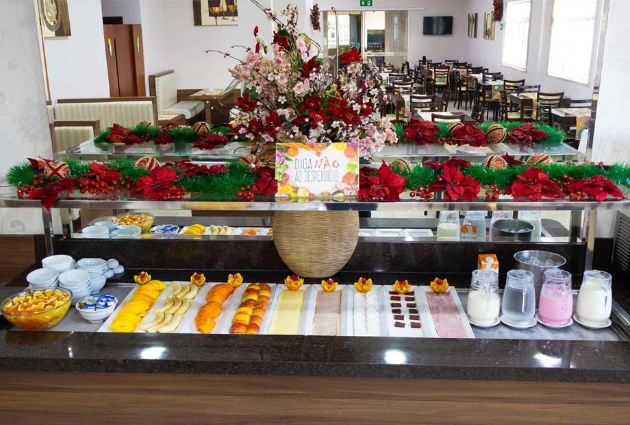 cafe-da-manha-hotel-pietro-angelo-foz-5.jpg