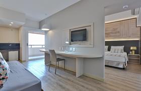 Suíte Junior Premium Triplo Casal do San Marino Suites Hotel By Nobile