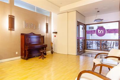 executive_sm_bar_02.jpg
