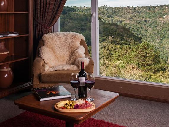 tábua de frios na sala de estar.jpg