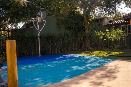 parquinho molhado.jpg