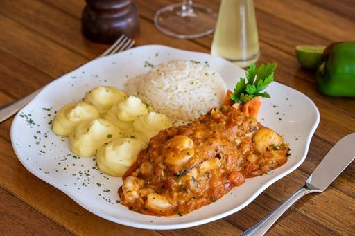 Filé de Peixe ao Molho de Camarão 03.JPG