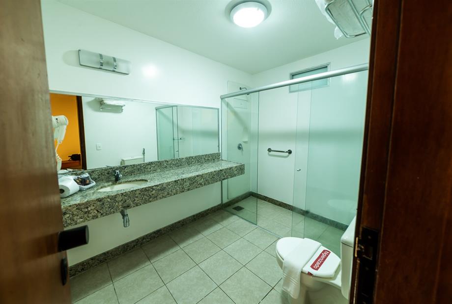 Apto Luxo WC 01.JPG