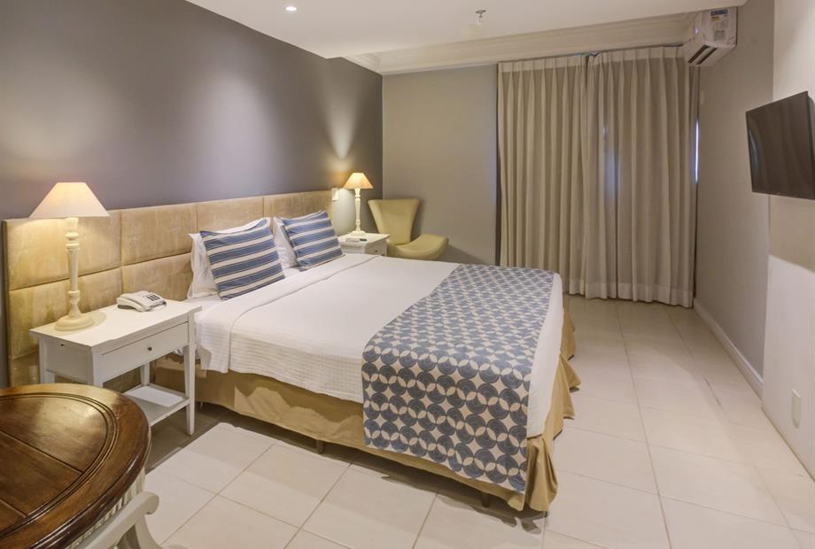 azol0419_20_21 (1).jpg