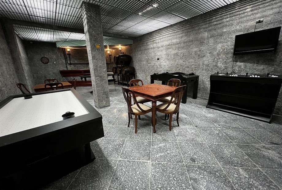 sala de jogos tamanho reduzido.jpg