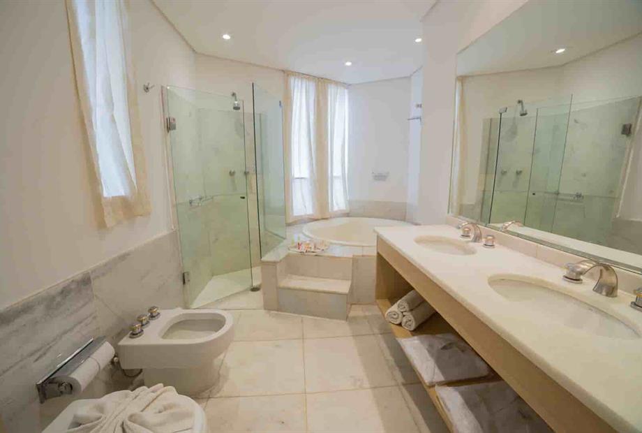 luxo wc 407-compressed.jpg