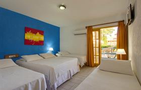 Categoria superior - Quarto Quádruplo do Hotel Estalagem Porto Seguro