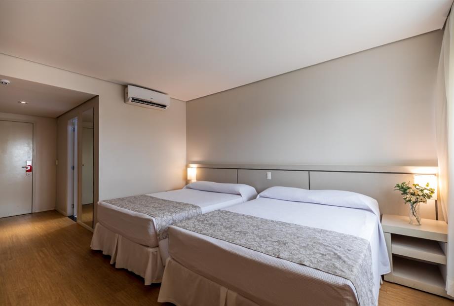 APTO DUPLO COM 02 CAMAS DE CASAL.1.jpeg